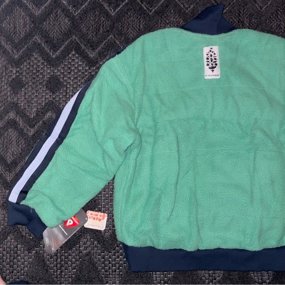 NWT Free People x FP Movement Fleecy Sherpa Scrunchy Pippa Bomber Jacket $228 - Picture 3 of 15